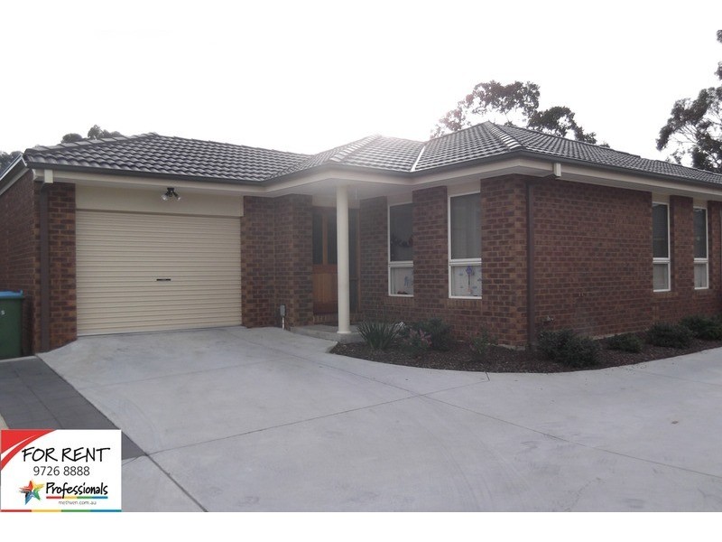 2/5 Forest Way, Kilsyth VIC 3137