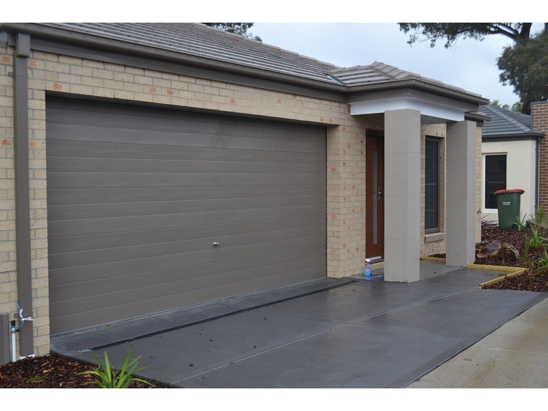33 Tanika Circuit, Croydon VIC 3136