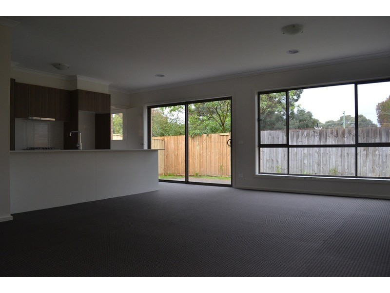 33 Tanika Circuit, Croydon VIC 3136