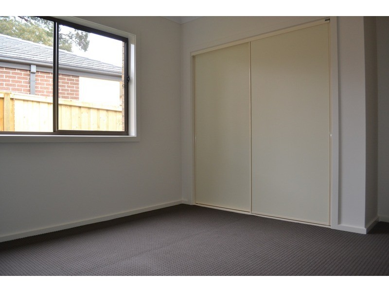 33 Tanika Circuit, Croydon VIC 3136