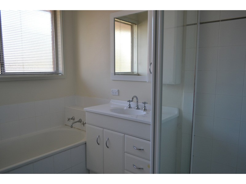 52 Cambridge Road, Mooroolbark VIC 3138