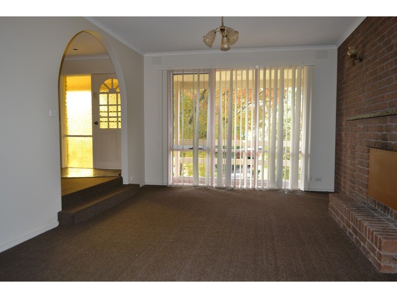 13 Zina Grove, Mooroolbark VIC 3138