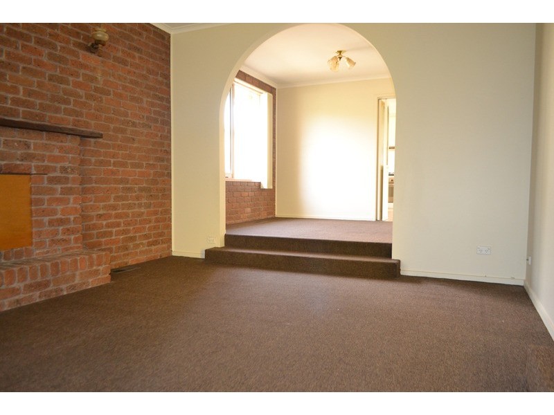 13 Zina Grove, Mooroolbark VIC 3138