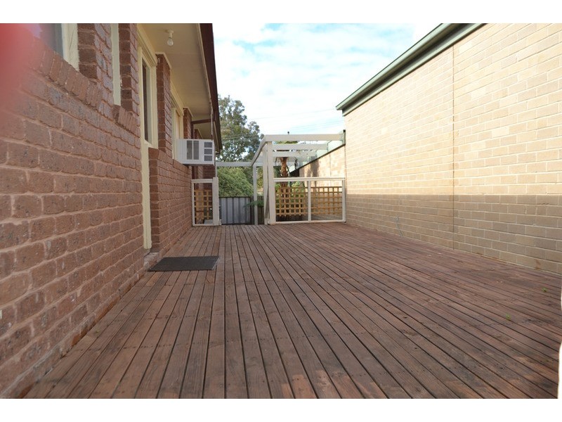 13 Zina Grove, Mooroolbark VIC 3138