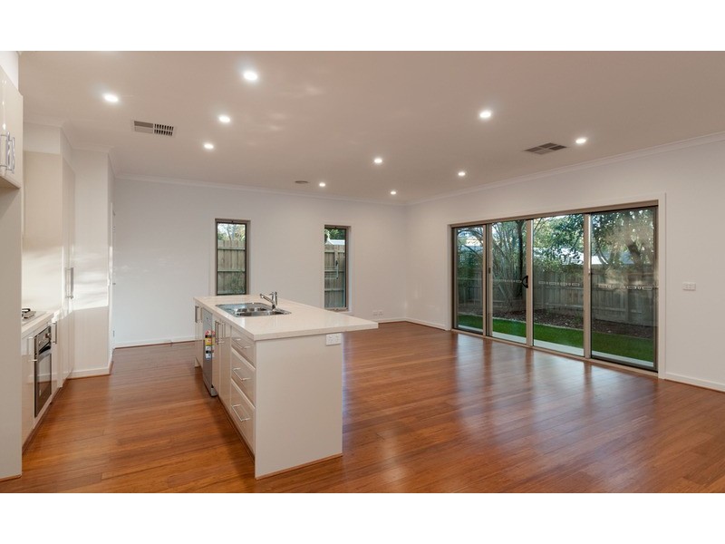 7a Dixon Avenue, Croydon VIC 3136