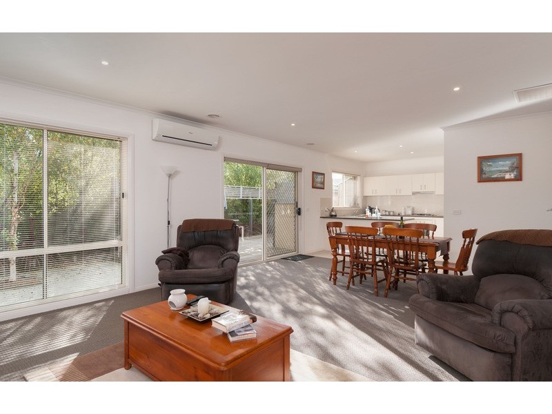 4/5 Forest Way, Kilsyth VIC 3137