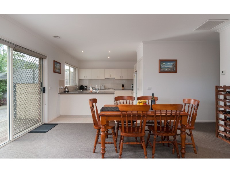 4/5 Forest Way, Kilsyth VIC 3137