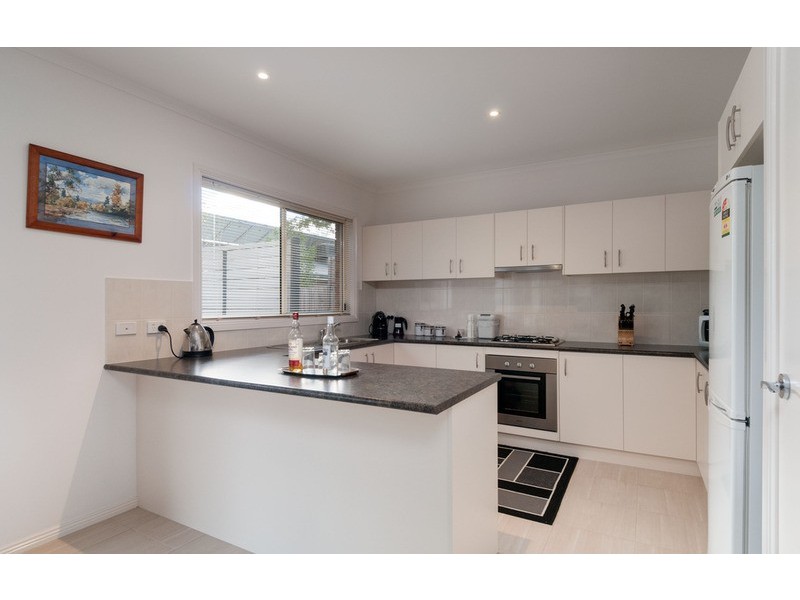 4/5 Forest Way, Kilsyth VIC 3137