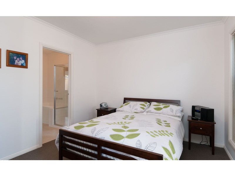 4/5 Forest Way, Kilsyth VIC 3137
