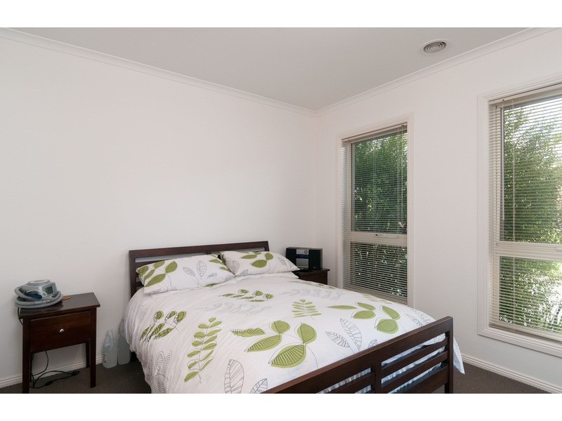 4/5 Forest Way, Kilsyth VIC 3137