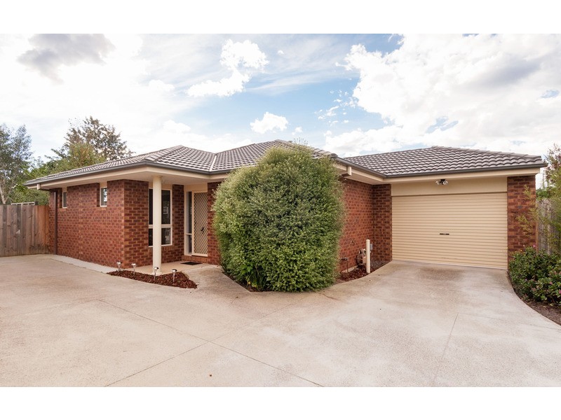 4/5 Forest Way, Kilsyth VIC 3137