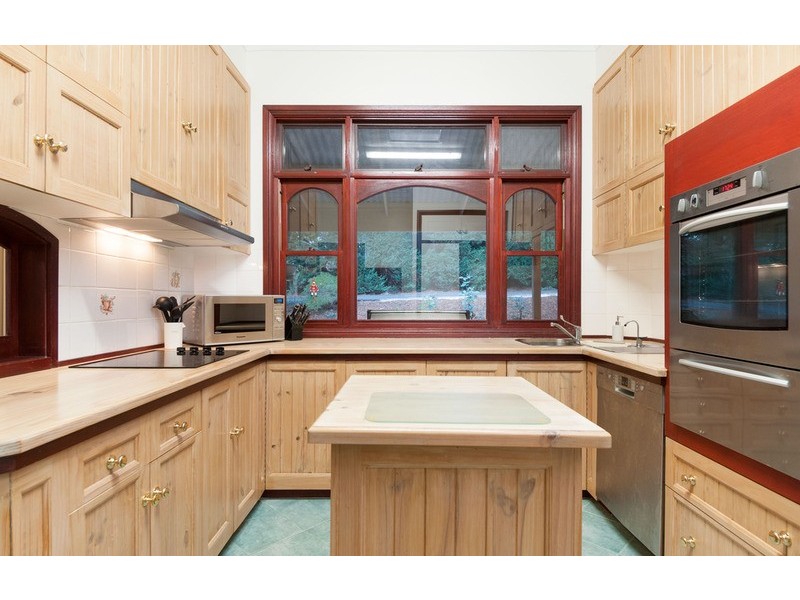 87 Edinburgh  Road, Lilydale VIC 3140