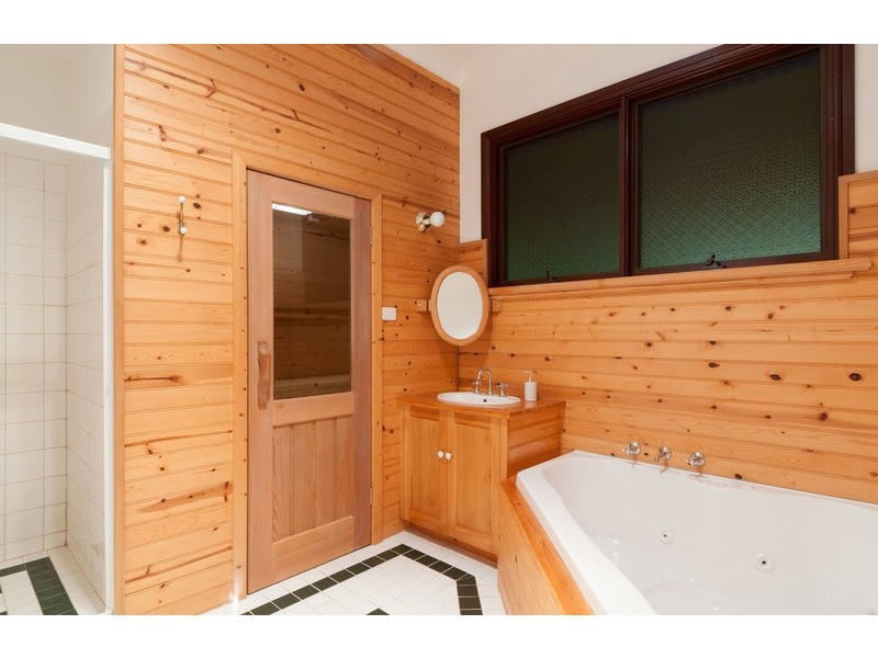 87 Edinburgh  Road, Lilydale VIC 3140
