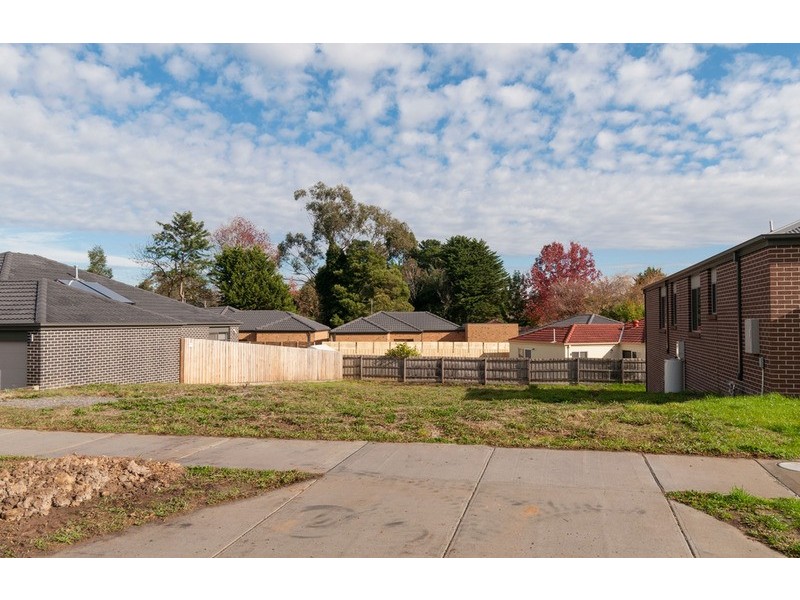 7 Tiverton Circuit, Mooroolbark VIC 3138