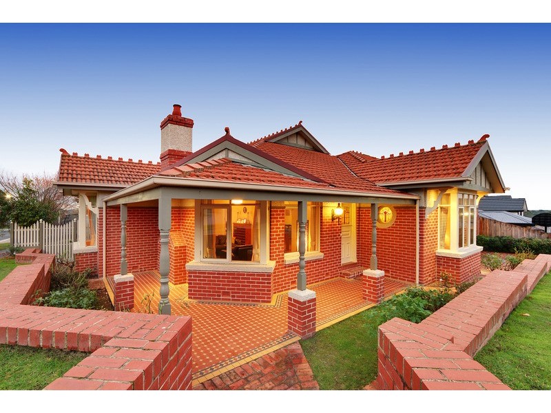 49 Valley Park Drive, Mooroolbark VIC 3138