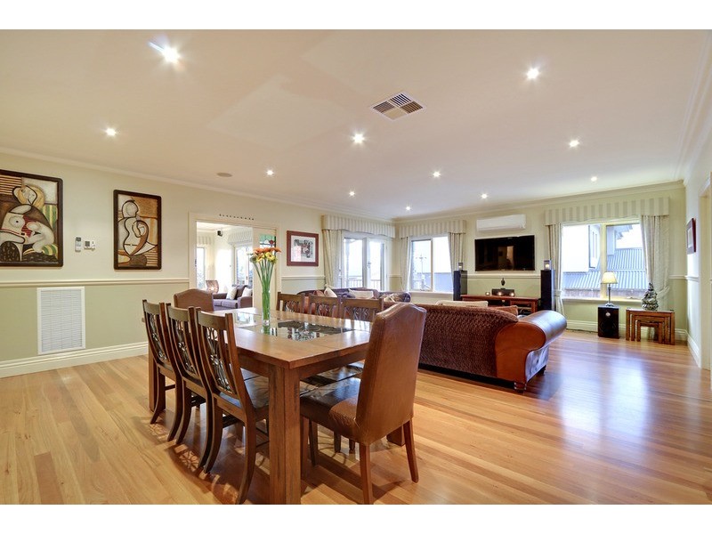 49 Valley Park Drive, Mooroolbark VIC 3138