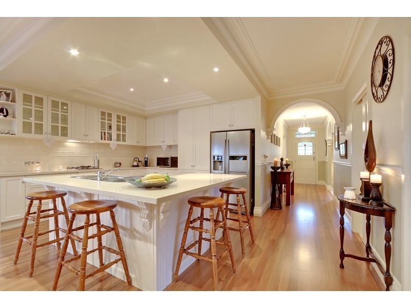 49 Valley Park Drive, Mooroolbark VIC 3138