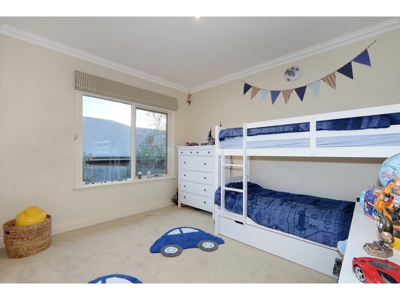 49 Valley Park Drive, Mooroolbark VIC 3138