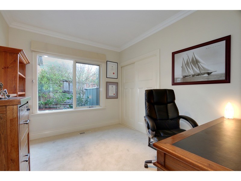 49 Valley Park Drive, Mooroolbark VIC 3138