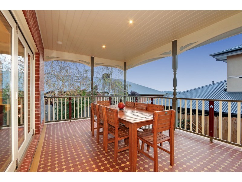 49 Valley Park Drive, Mooroolbark VIC 3138