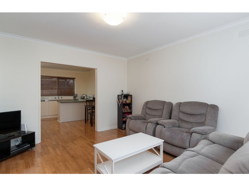 2/62 Surrey Road East, Croydon VIC 3136