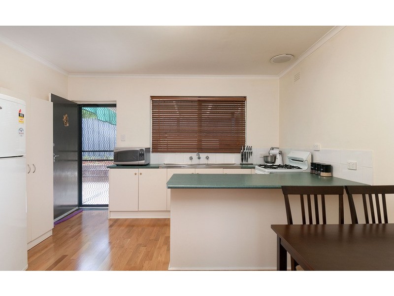 2/62 Surrey Road East, Croydon VIC 3136