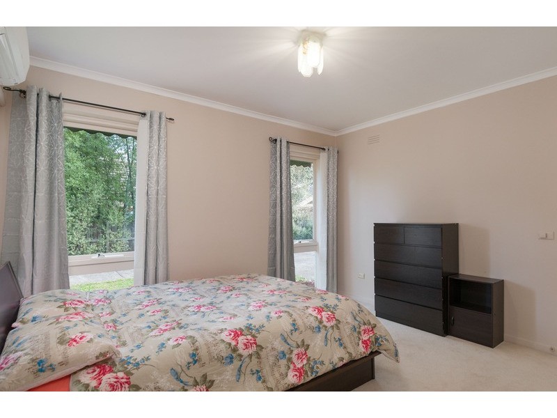 2/62 Surrey Road East, Croydon VIC 3136