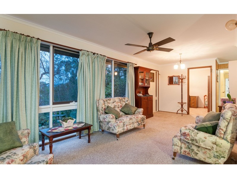 12 Braeside Drive, Launching Place VIC 3139