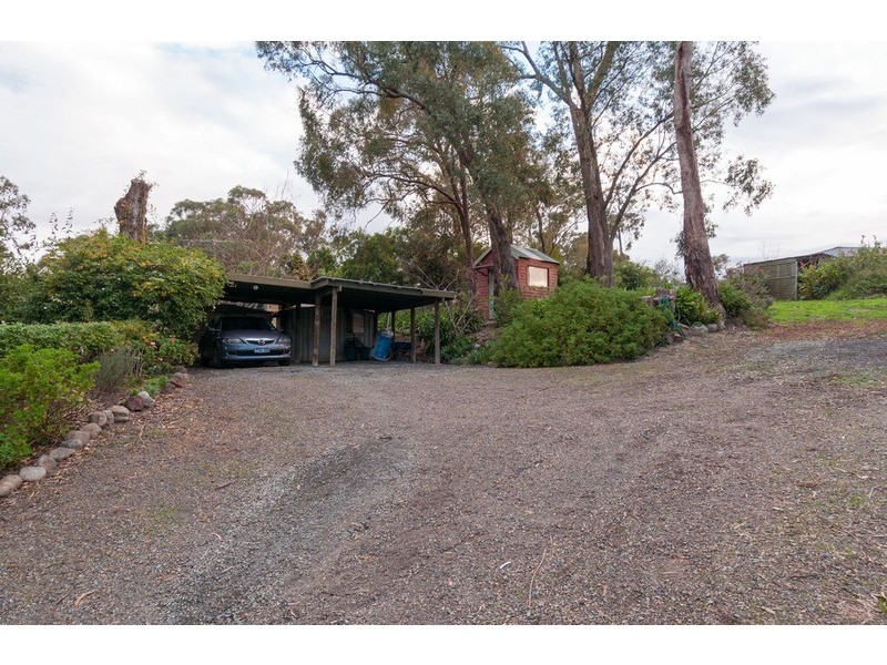12 Braeside Drive, Launching Place VIC 3139