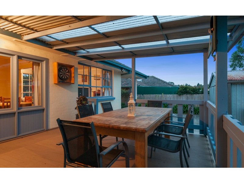 44 Longfellow Avenue, Mooroolbark VIC 3138