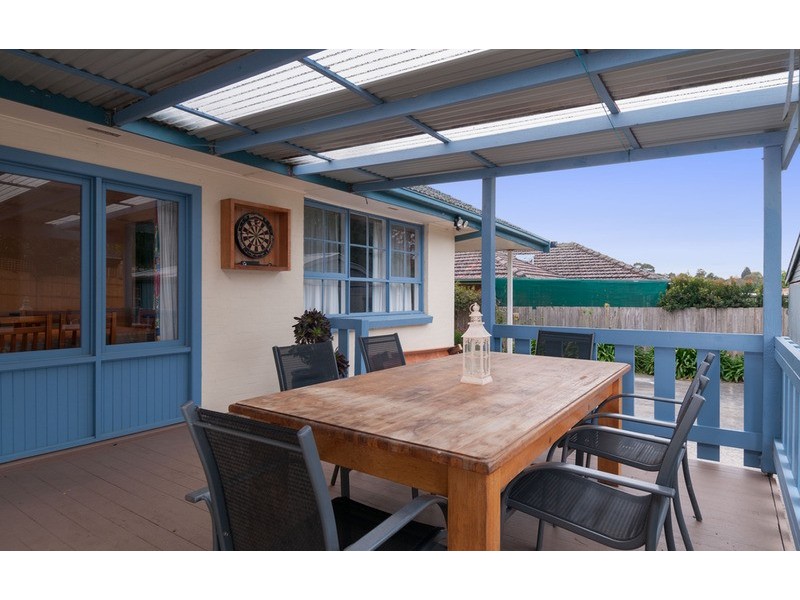 44 Longfellow Avenue, Mooroolbark VIC 3138