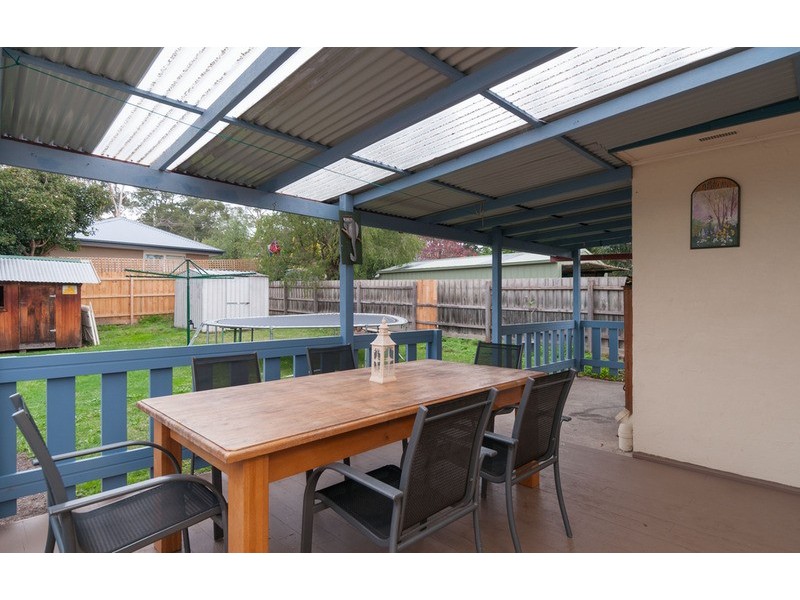 44 Longfellow Avenue, Mooroolbark VIC 3138