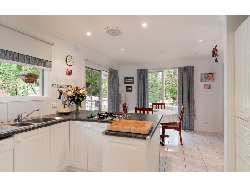 27 Rangeview Road, Mount Evelyn VIC 3796