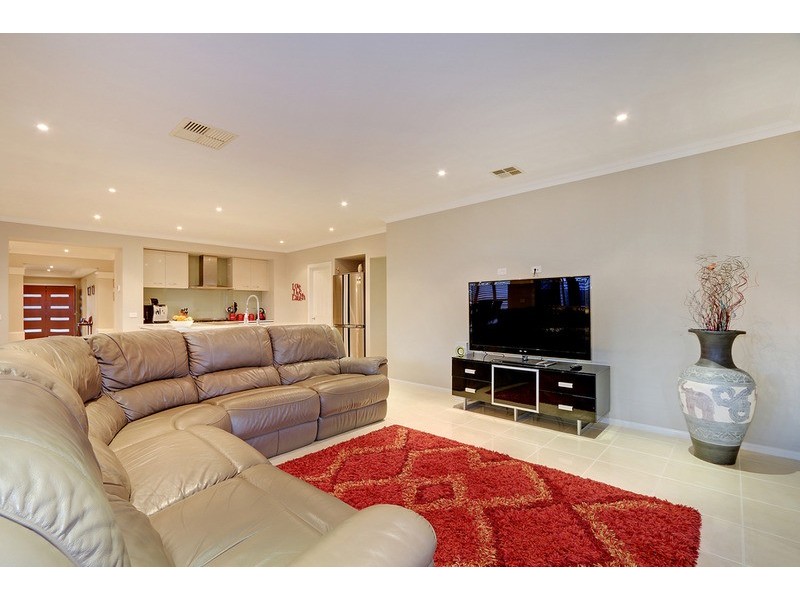 29 Kingston Way, Mooroolbark VIC 3138