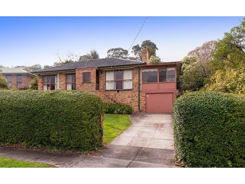 33 Swinburne Avenue, Mooroolbark VIC 3138