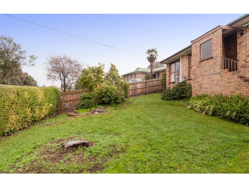 33 Swinburne Avenue, Mooroolbark VIC 3138