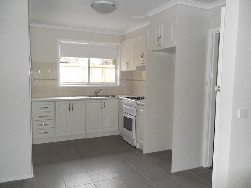 1/12 Saxon Drive, Mooroolbark VIC 3138