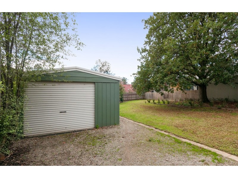 86 Lee Ann Crescent, Croydon VIC 3136