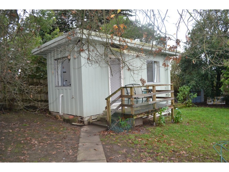 rear 14 Elms Road, Mooroolbark VIC 3138