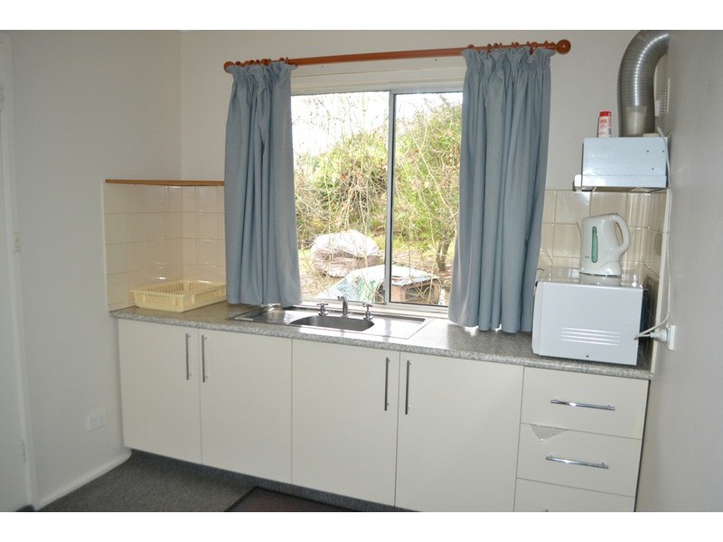 rear 14 Elms Road, Mooroolbark VIC 3138