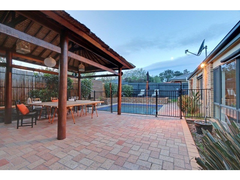 31 Valley Park Drive, Mooroolbark VIC 3138