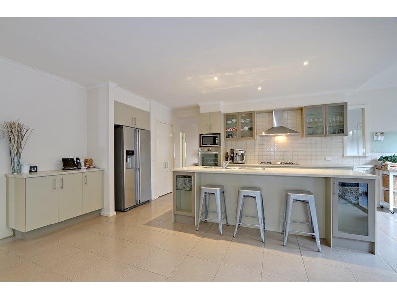 31 Valley Park Drive, Mooroolbark VIC 3138