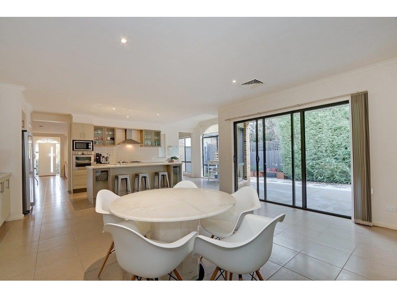 31 Valley Park Drive, Mooroolbark VIC 3138