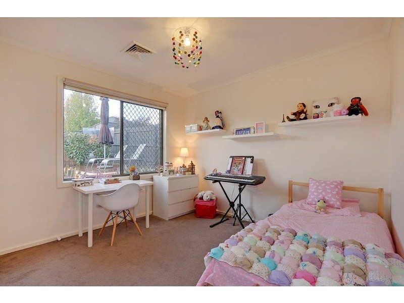 31 Valley Park Drive, Mooroolbark VIC 3138