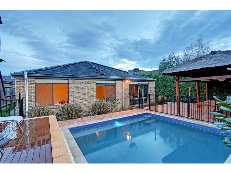 31 Valley Park Drive, Mooroolbark VIC 3138