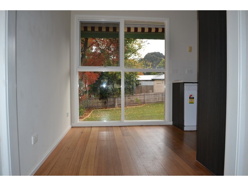 24 Shakespeare Avenue, Mooroolbark VIC 3138