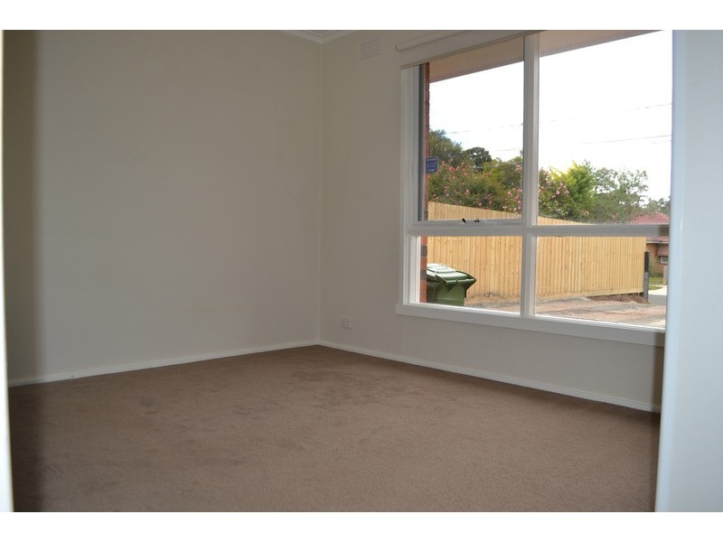 24 Shakespeare Avenue, Mooroolbark VIC 3138