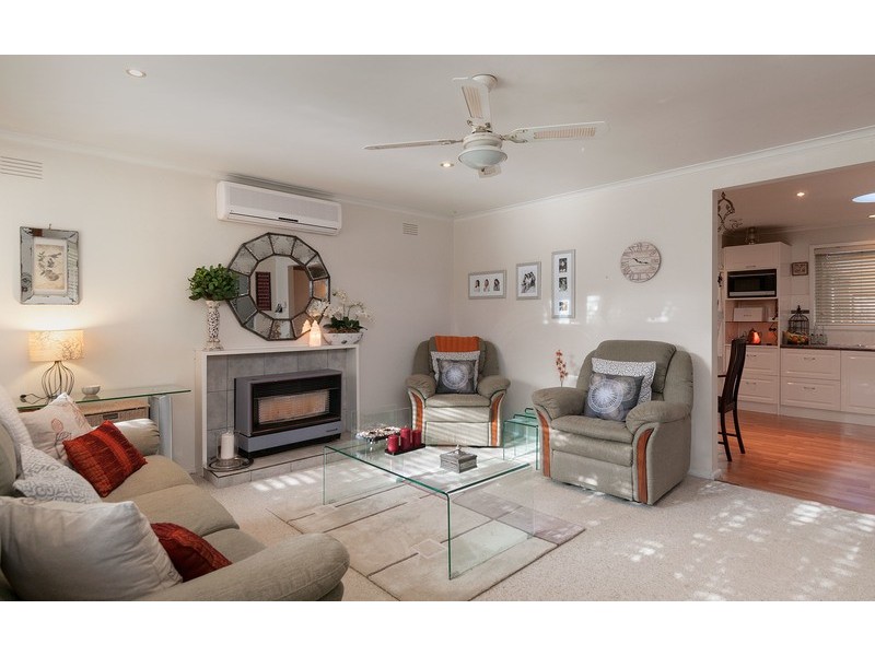 68 Dryden Concourse, Mooroolbark VIC 3138