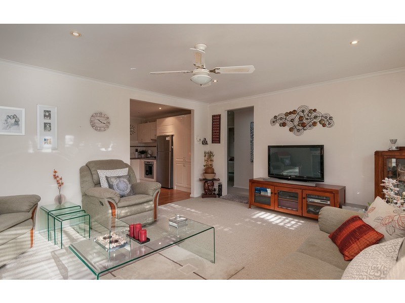 68 Dryden Concourse, Mooroolbark VIC 3138