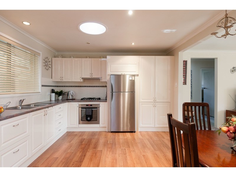 68 Dryden Concourse, Mooroolbark VIC 3138